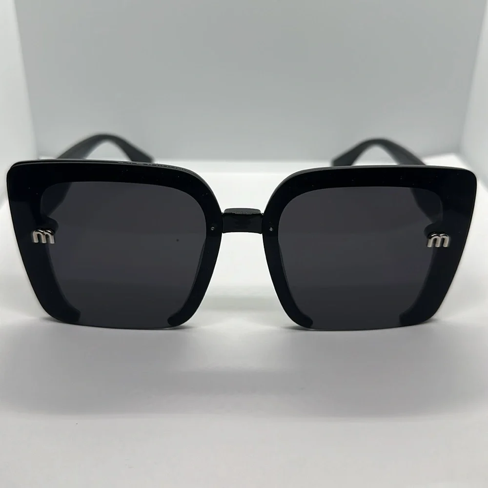 Oversized Black Square Sunglasses Silver M Logo UV  display picture 1